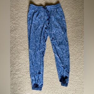 Toad&Co Sunkissed rollup pant blue pattern lightweight jogger, size medium